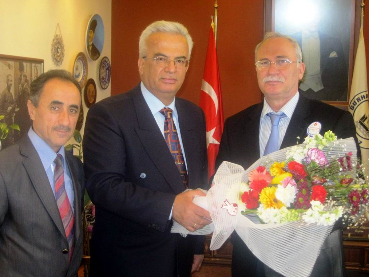 Başkan Akova\'ya Vergi Dairesi Plaketi