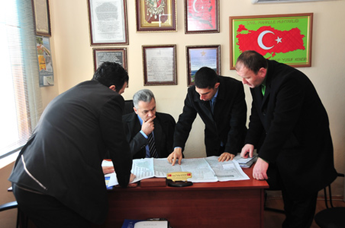 Başkan Uzun, Muhtarlarını Ziyaret Etti