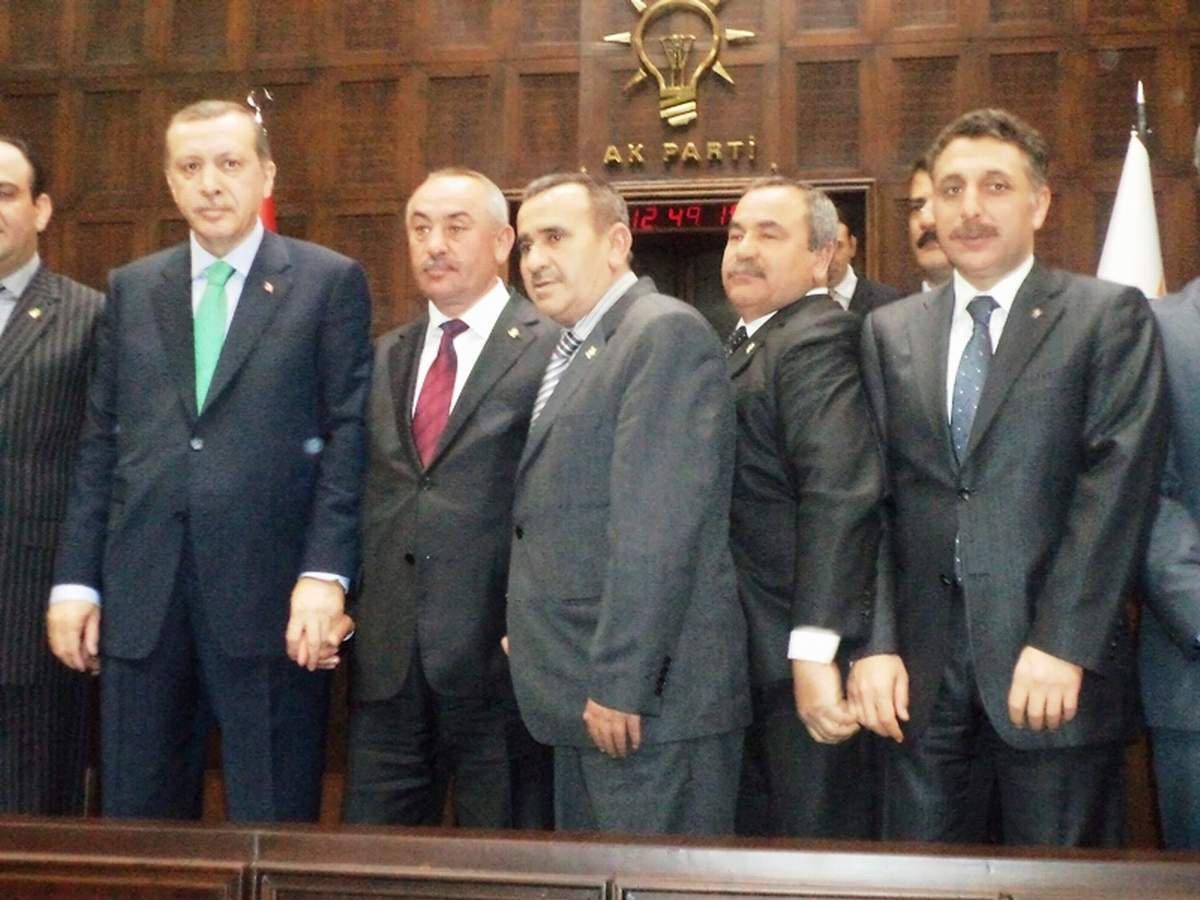 Belediye Başkanı 7 Meclis Üyesiyle AK Parti\'ye Geçti