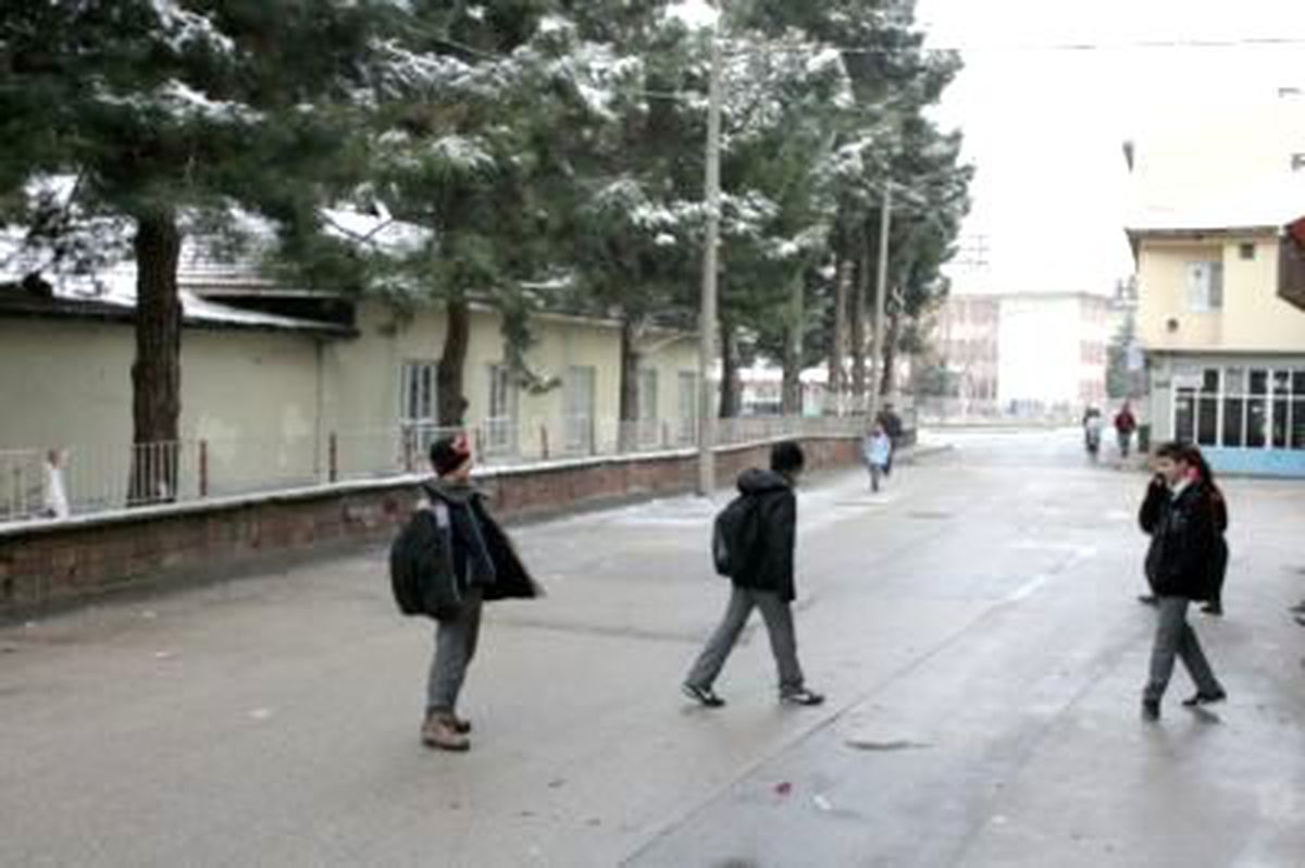 Bursa\'da Eğitime 1 Günlük Ara