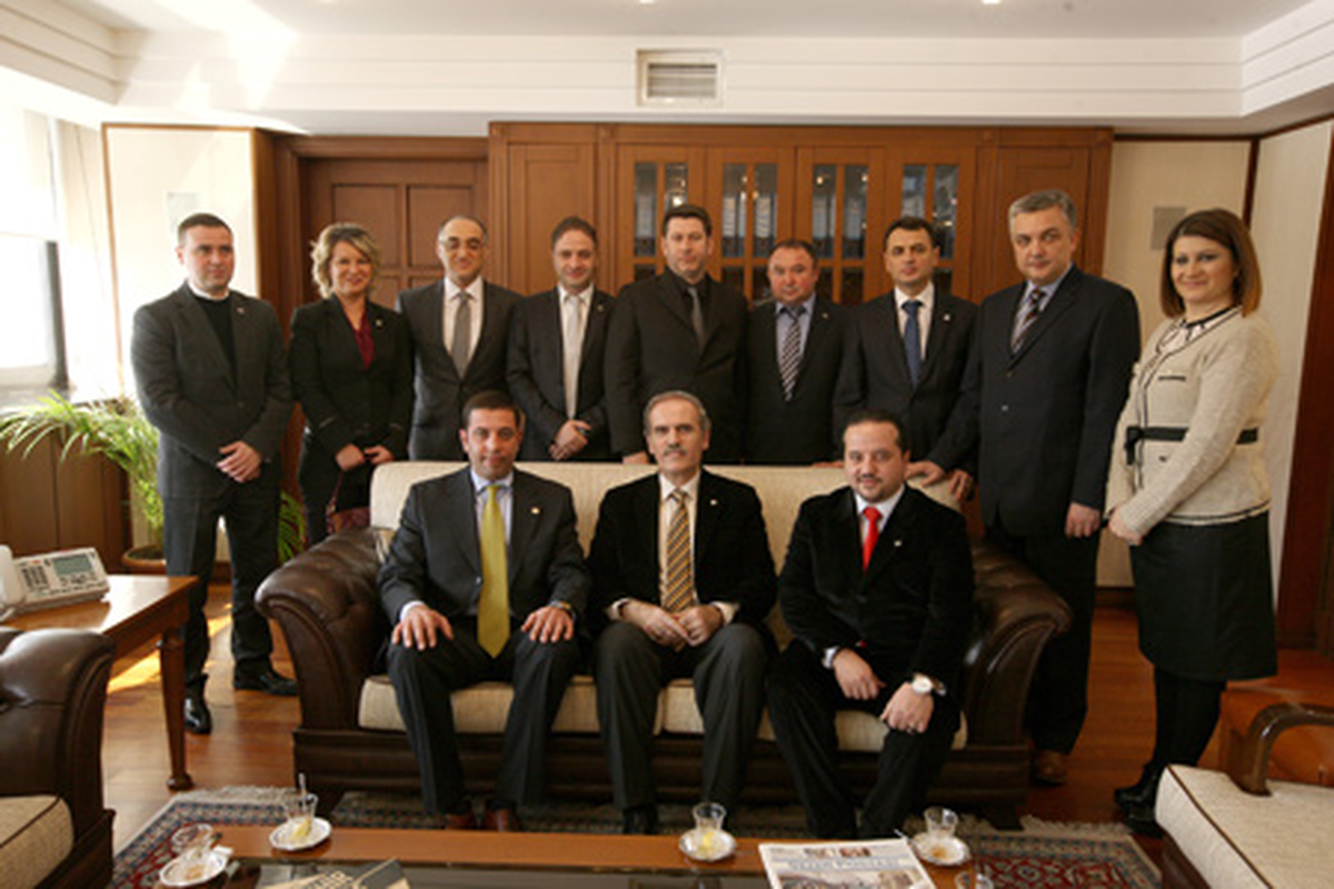 Bursa Her Pazardan Payını Alacak