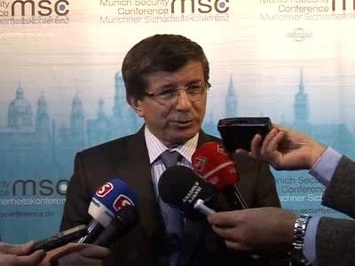 Dışişleri Bakanı Davutoğlu, Iraklı Milletvekillerini Kabul Etti