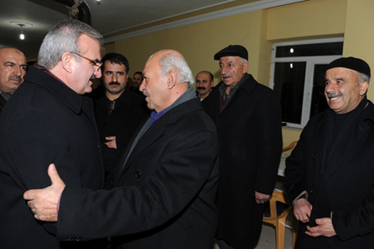 Karaloğlu\'ndan \'Çakar\' Ailesine Taziye Ziyareti