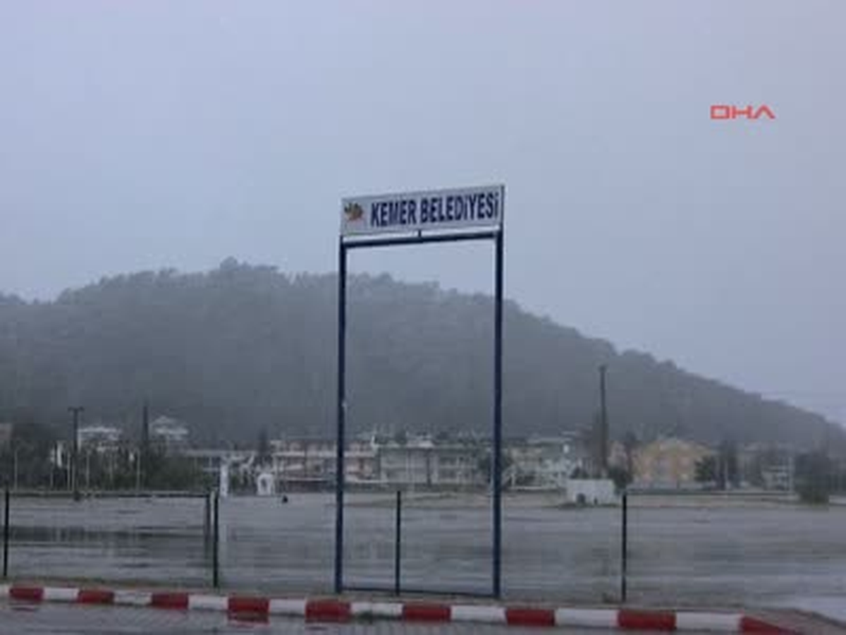 Kemer\'e 5 Yıl Sonra Kar Yağdı