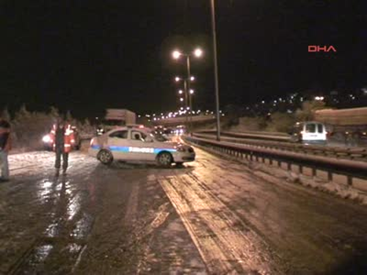TEM Otoyolu\'nda 15 Araçlık Zincirleme Kaza: 1 Ölü, 10 Yaralı