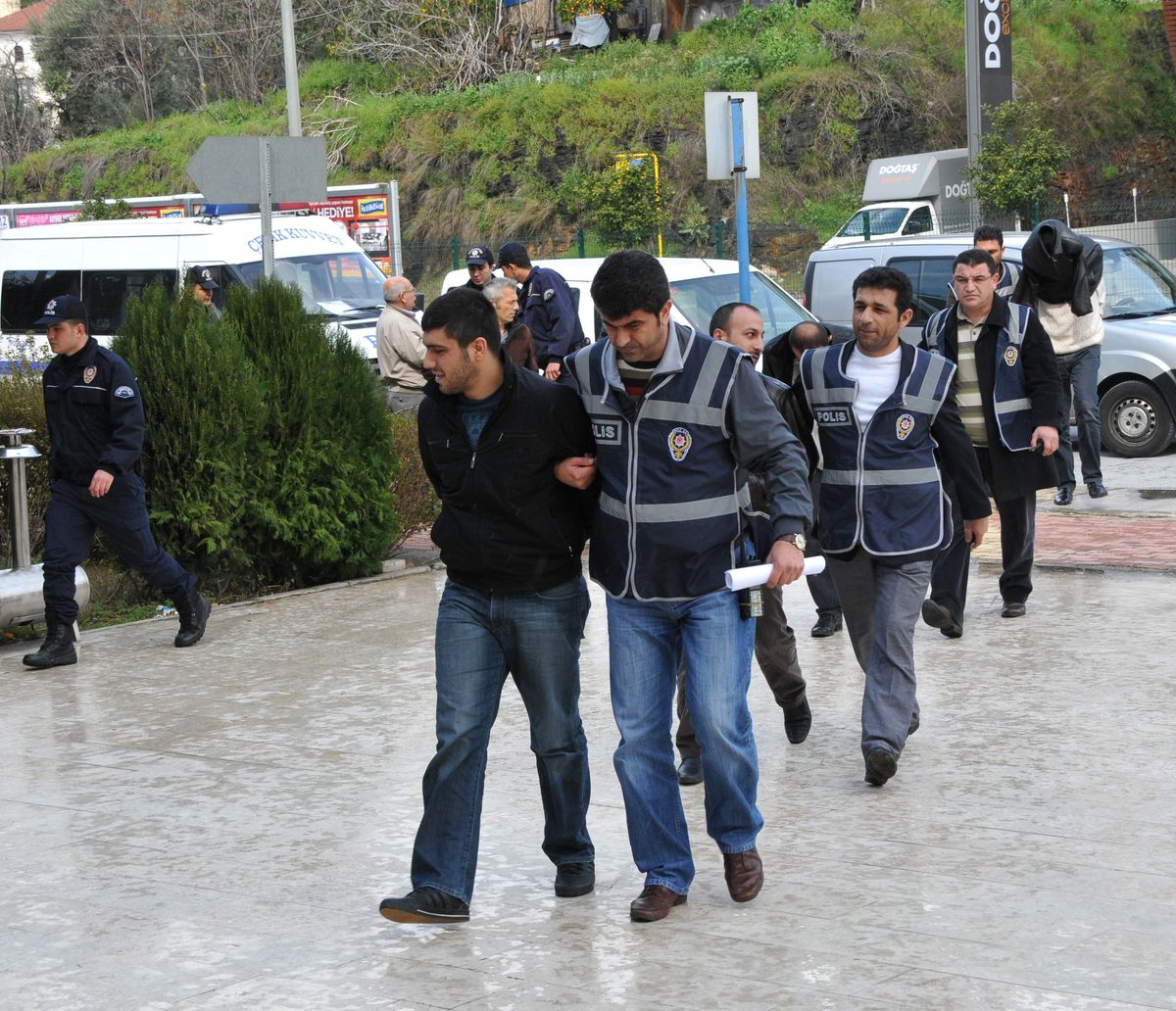 Kurşunlama Zanlıları Teslim Oldu