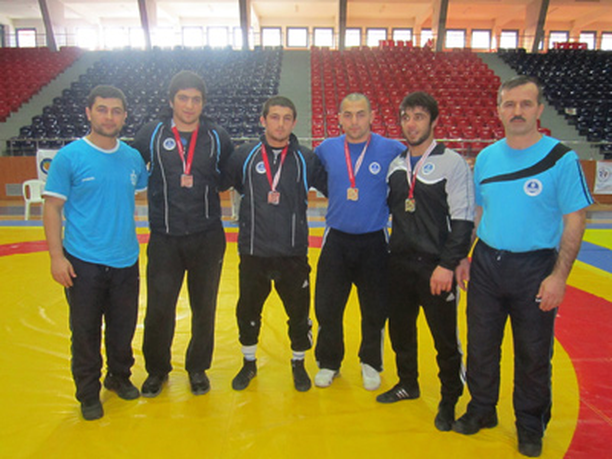 Mavi Beyazlı Dokuz Güreşçi Vize Aldı