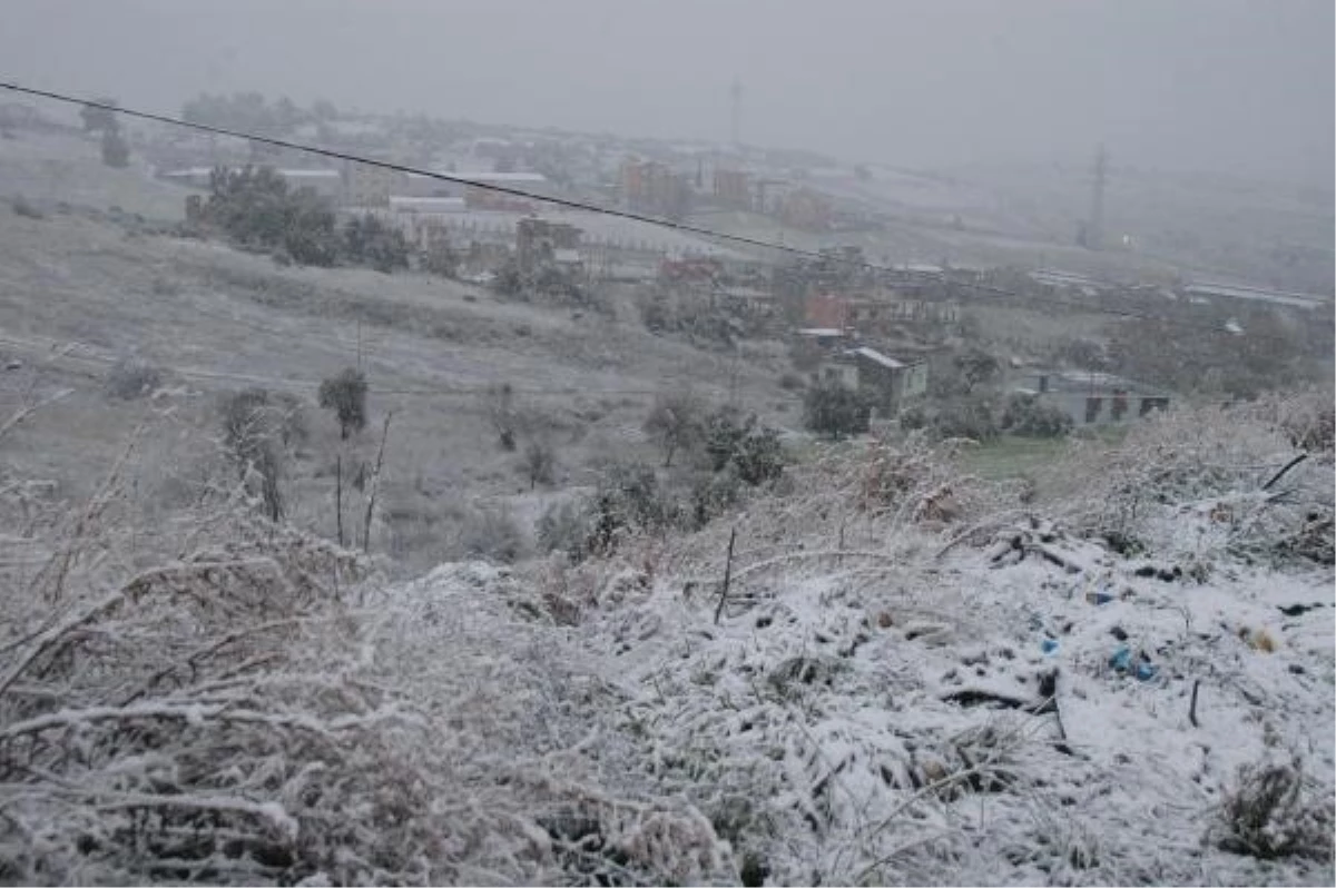 Mersin Kent Merkezine 30 Yıl Aradan Sonra Kar Yağdı