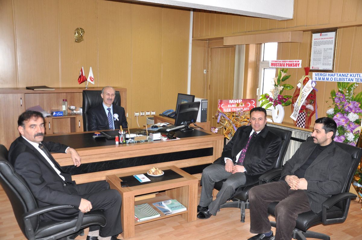 MHP İlçe Teşkilatı Vergi Dairesini Ziyaret Etti