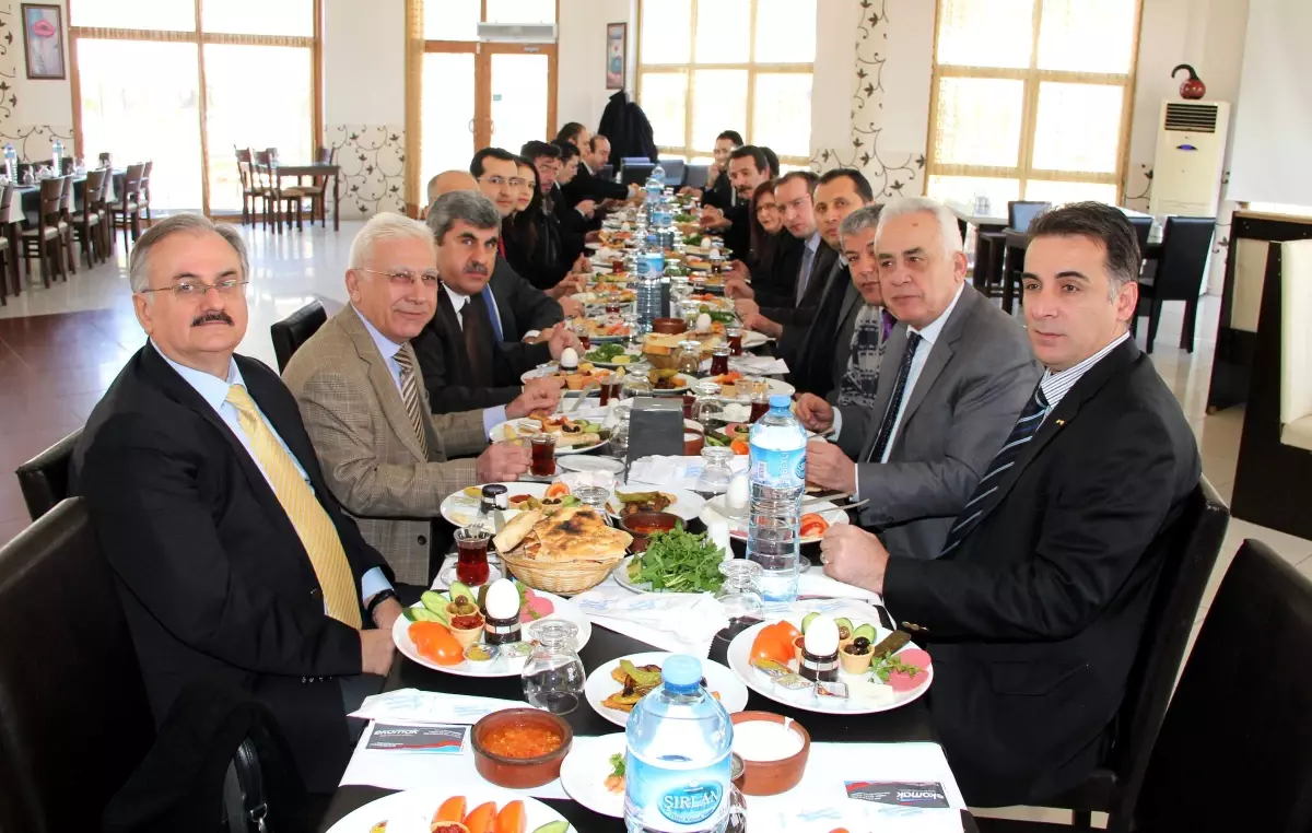 Nazilli\'de Dershanelerin Eğitime Katkısı Konuşuldu