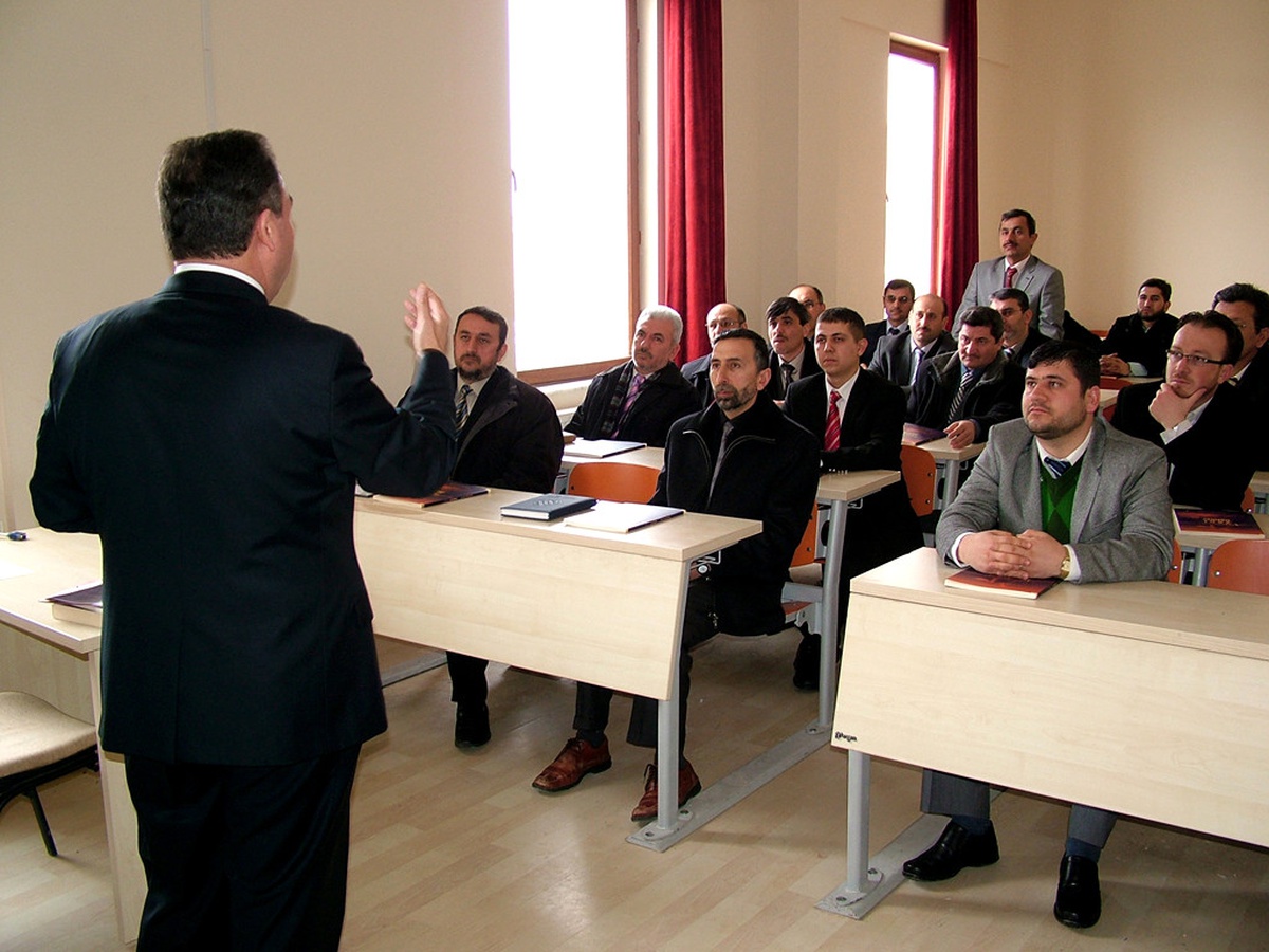Nevşehir İl Müftülüğü Din Görevlileri İçin Ezan-I Güzel Okuma Kursu Düzenliyor