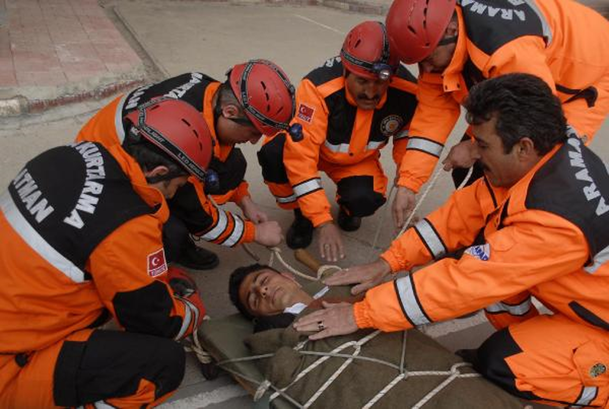 Okuldaki Tatbikatta Mahsur Kalan Öğrenciler Böyle Kurtarıldı