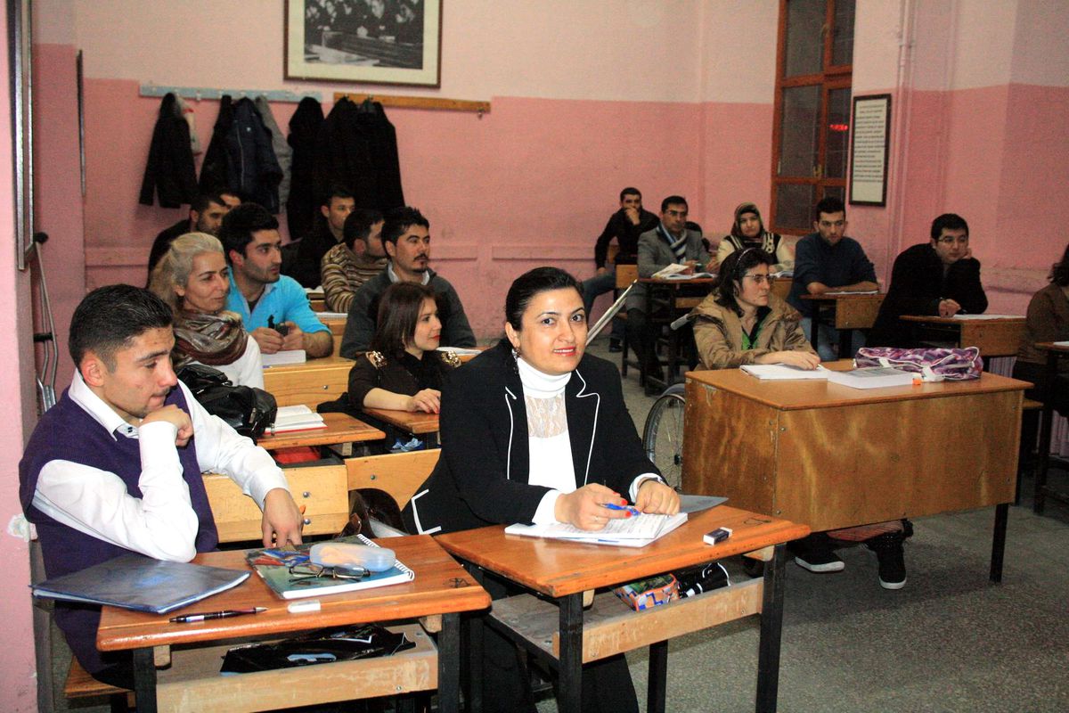Ömss Kursiyerlerine Ders Veriliyor