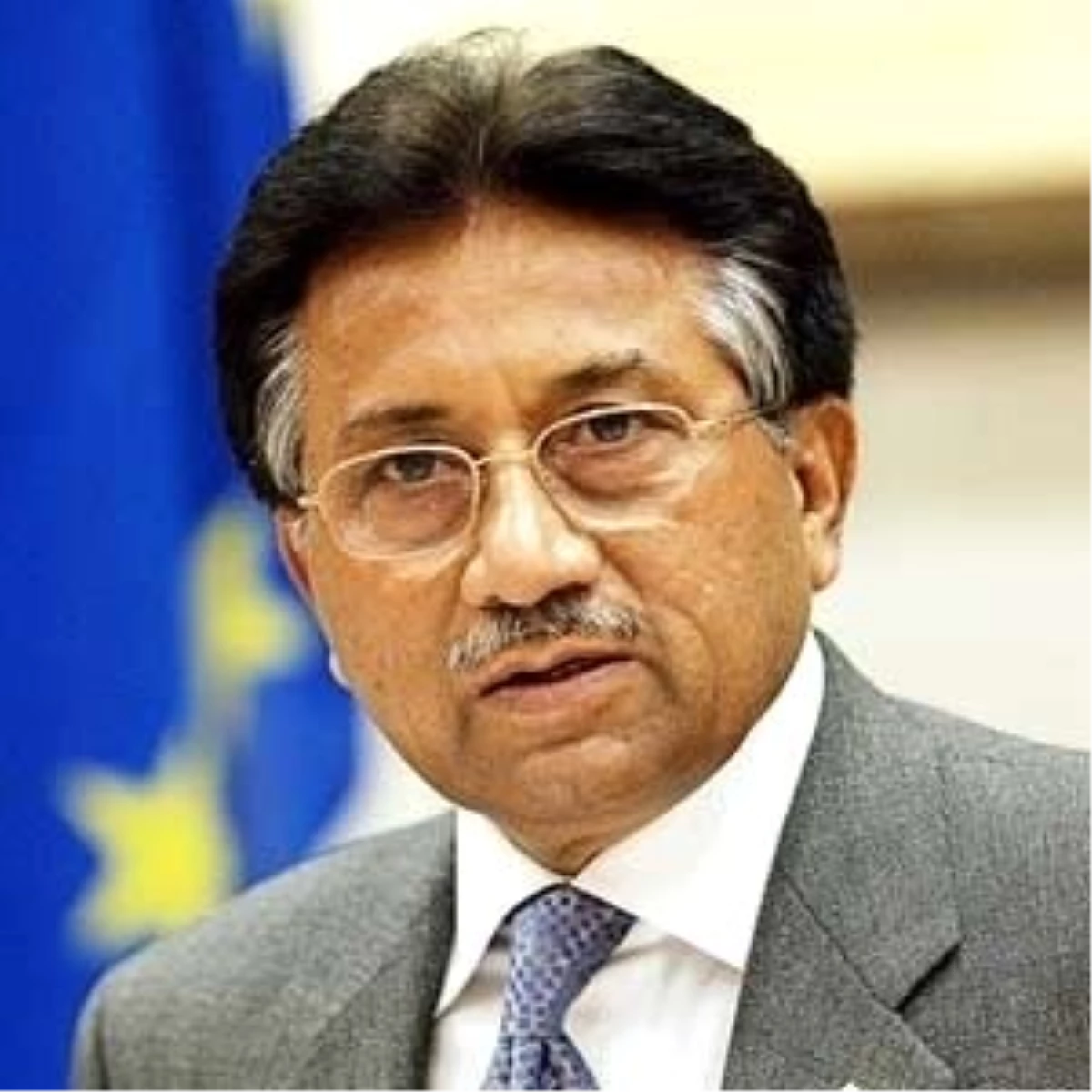 Pakistan, Müşerref'in Tutuklanması İçin İnterpol'e Başvurdu