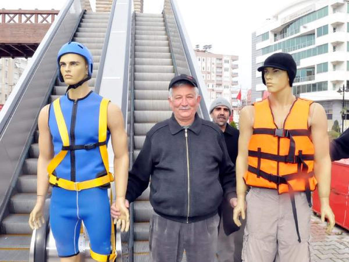 Protestocu Muhtardan Bir Üst Geçit Eylemi Daha
