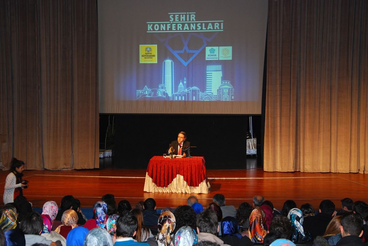 Şehir Konferansları\'na Mustafa Armağan Konuk Oldu