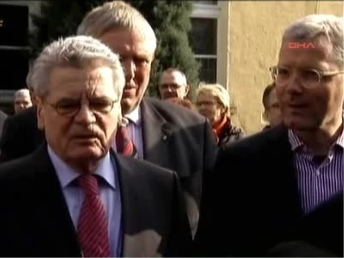 Sol Parti Gauck\'a Karşı \'Nazi Avcısı\'nı Cumhurbaşkanı Adayı Gösterdi