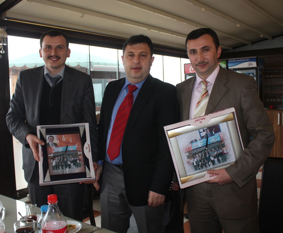 Tayini Çıkan Öğretmenlere Veda Yemeği