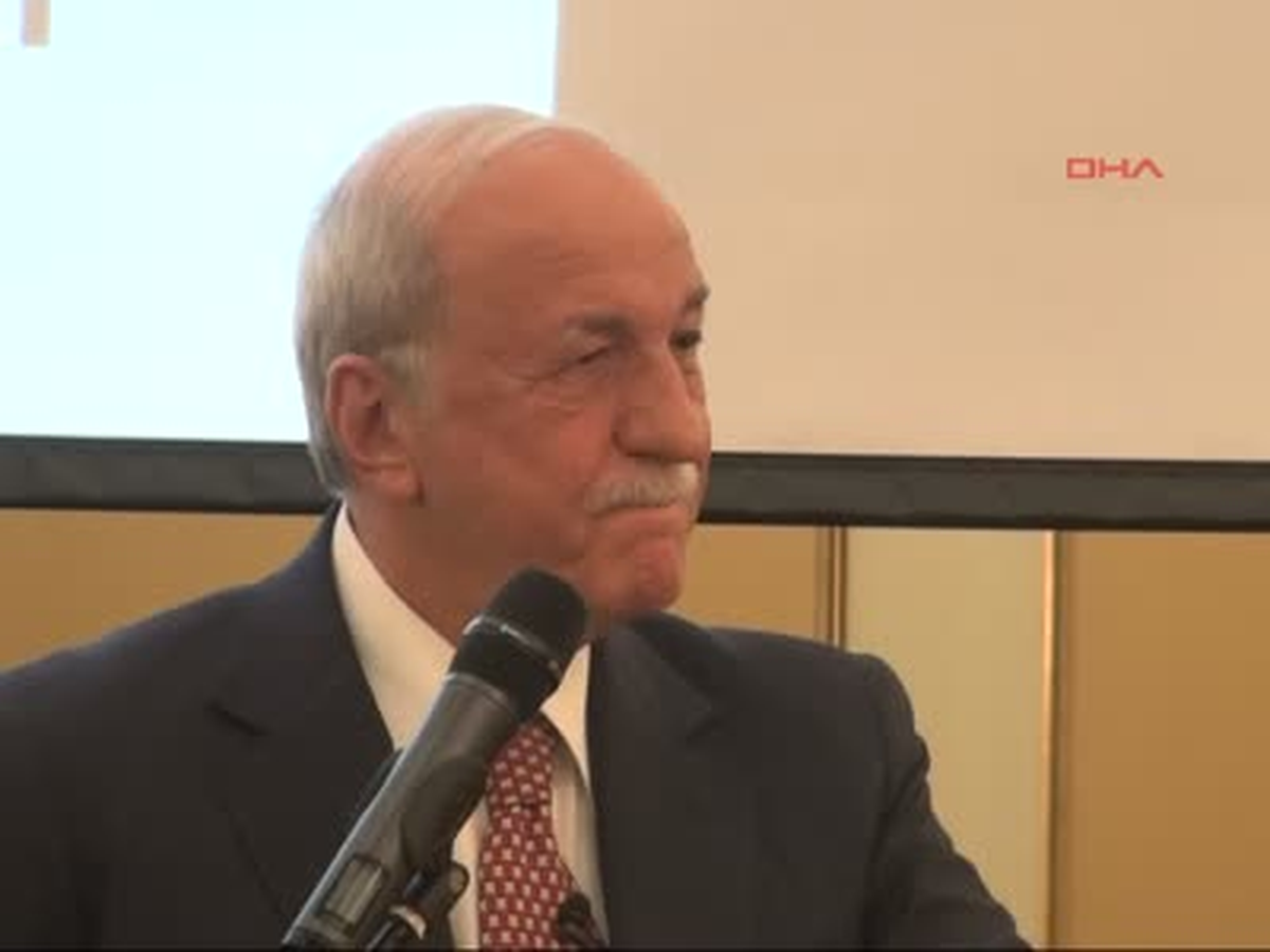 Türkiye\'nin En Zengini Özyeğin, Moskova\'da Kendisini Anlattı