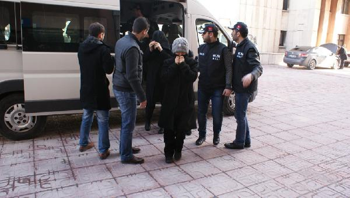 Ünlü Modacı Fuhuştan Gözaltında