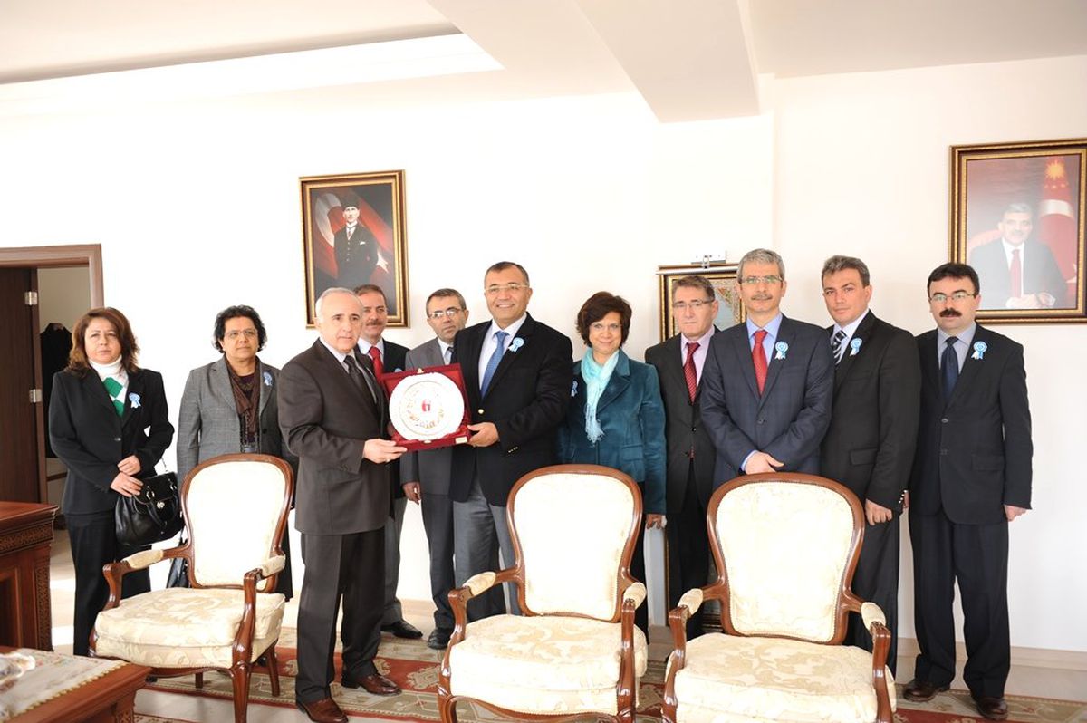 Vali Çiftçi\'ye Vergi Haftası Ziyareti
