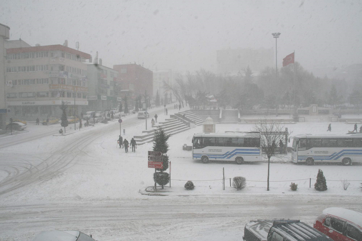 Yozgat\'ta Kar Yağışı Hayatı Olumsuz Etkiledi