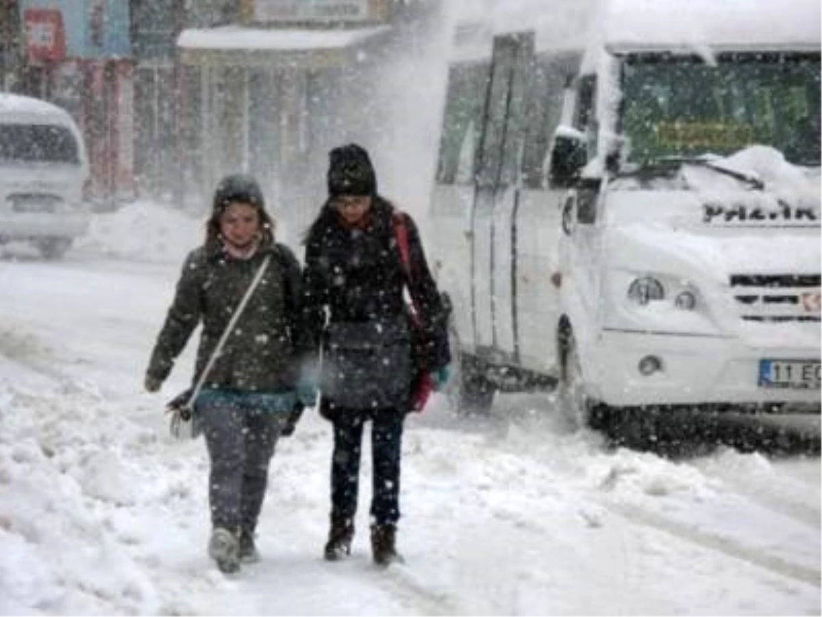 Ankara Ve 13 İlde Eğitime Kar Engeli