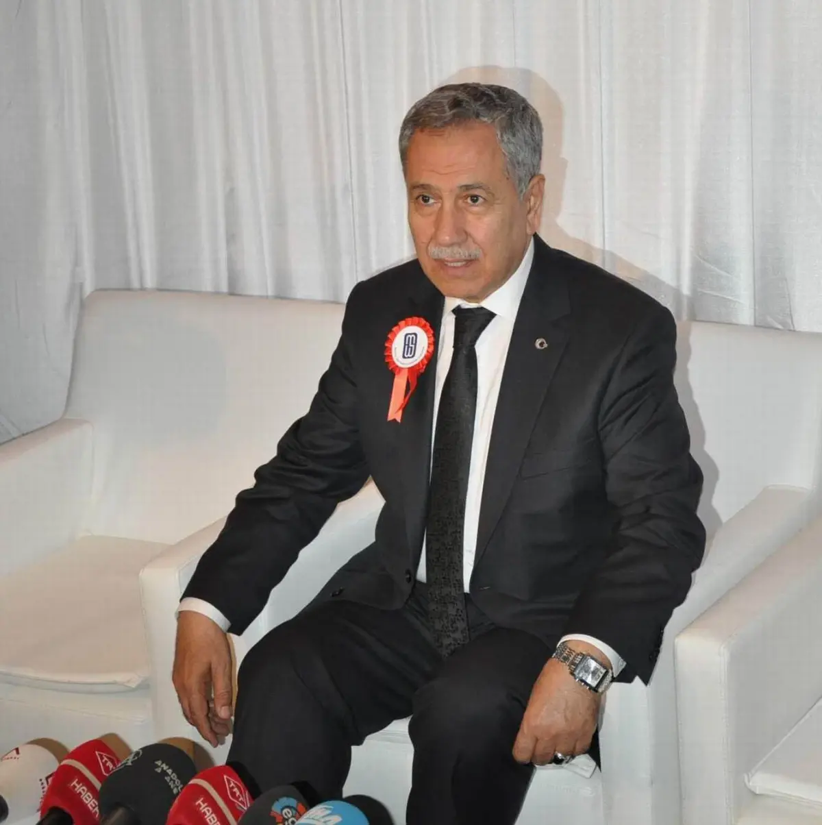 Arınç: "Kötü Amaçla Hazırlanmış Bu Tuzağın Failleri Mutlaka Bulunacaktır"