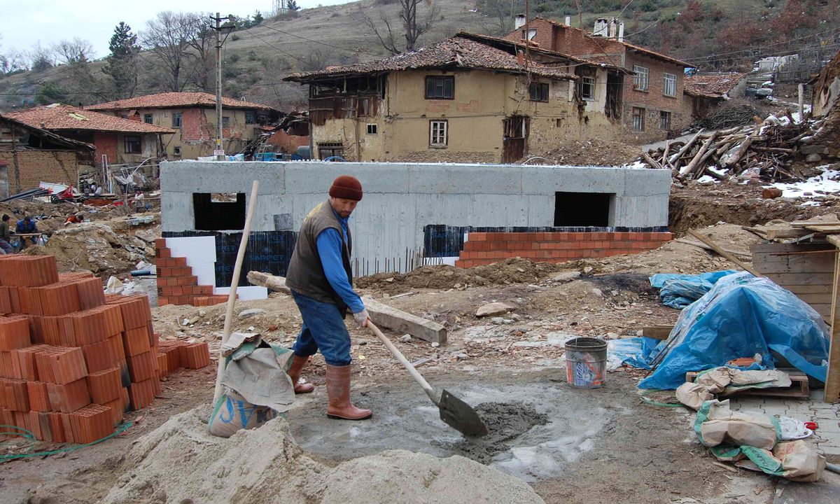Başkan Karahan\'dan Camiye Arsa Desteği