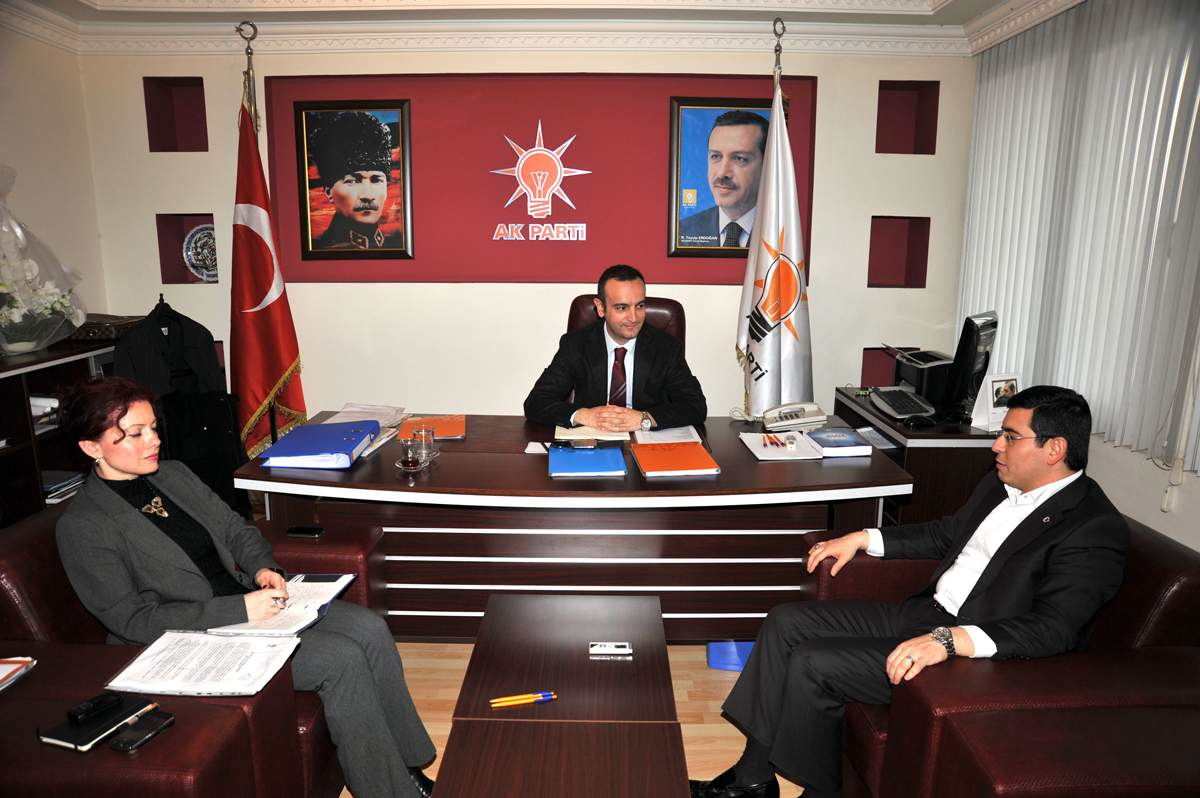 Başkan Tütüncü\'den AK Parti Muratpaşa İlçe Teşkilatına Ziyaret