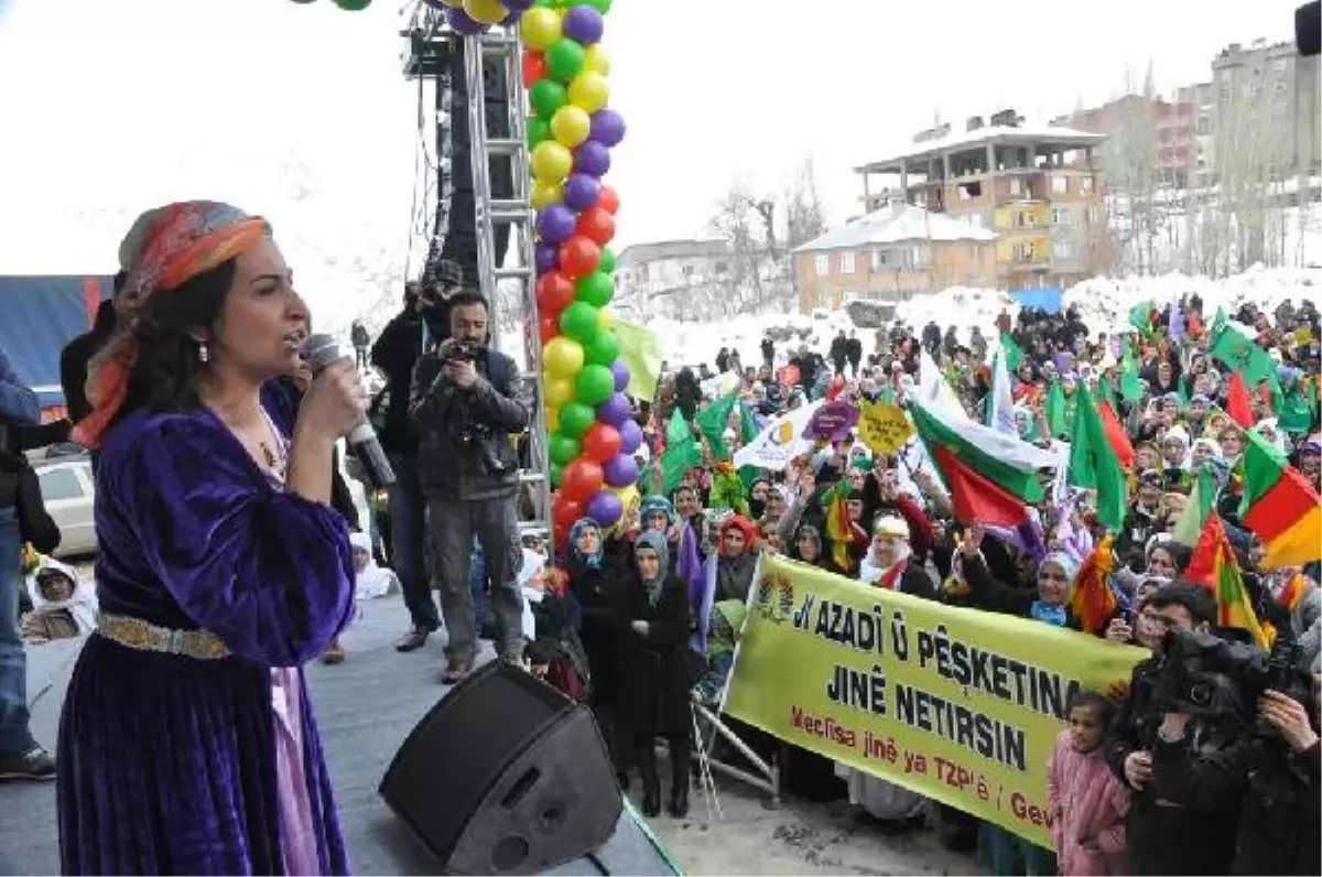 Bdp, Kadınlar Günü Etkinliklerine Hakkari\'deki Mitingle Başladı