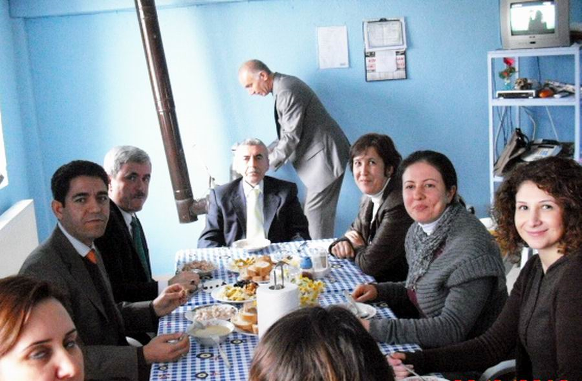 Burhaniye'de Kaymakam Okullara Sahip Çıktı
