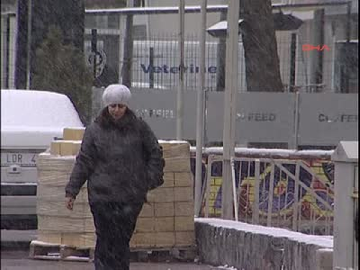 Ekistanbul\'da Kar Yağışı Etkili Oluyor