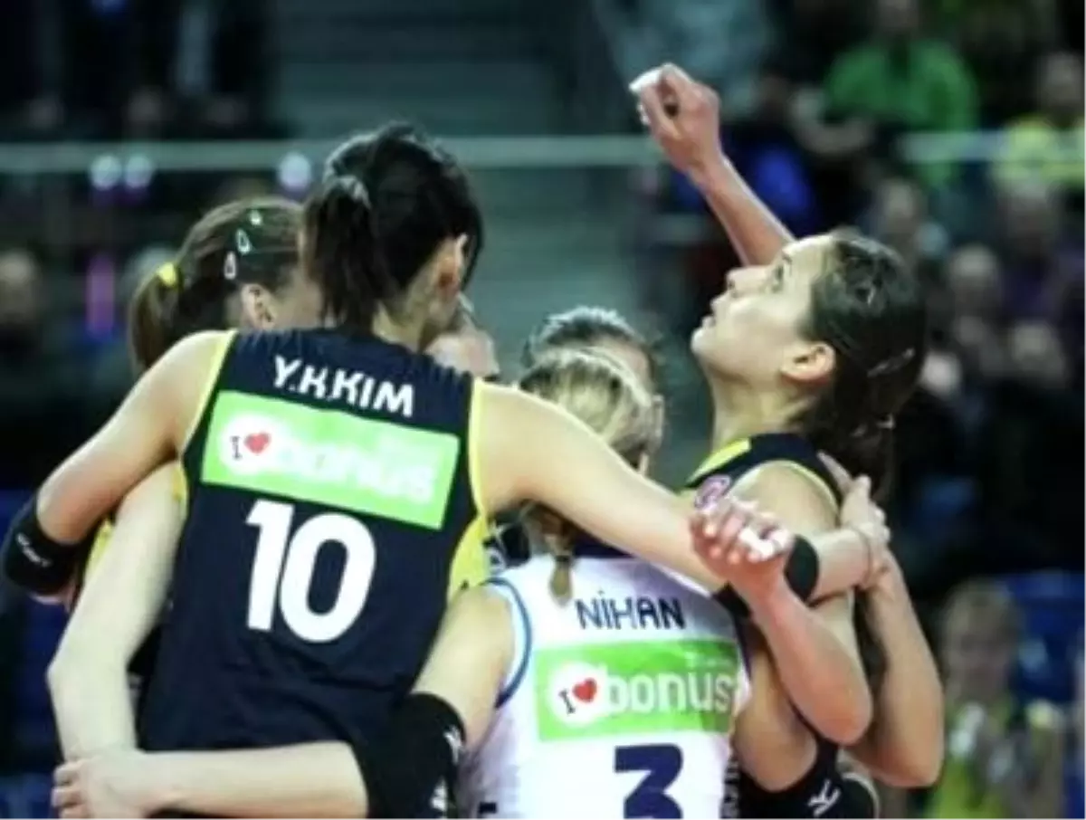 Fenerbahçe Universal "Dörtlü Finale" Yükseldi