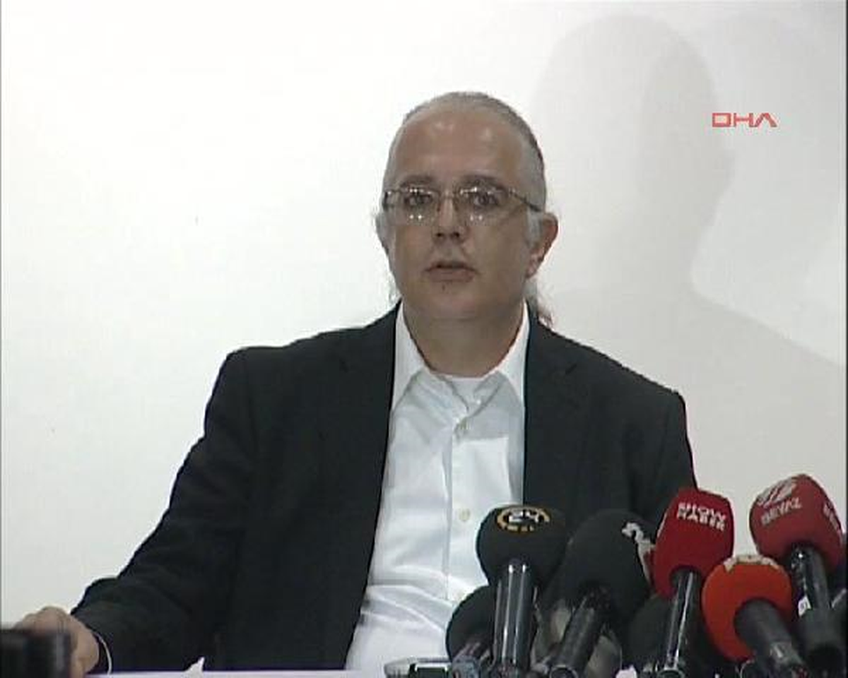 Kadir İnanır\'ın Doktoru Ameliyatın Ardından Açıklama Yaptı