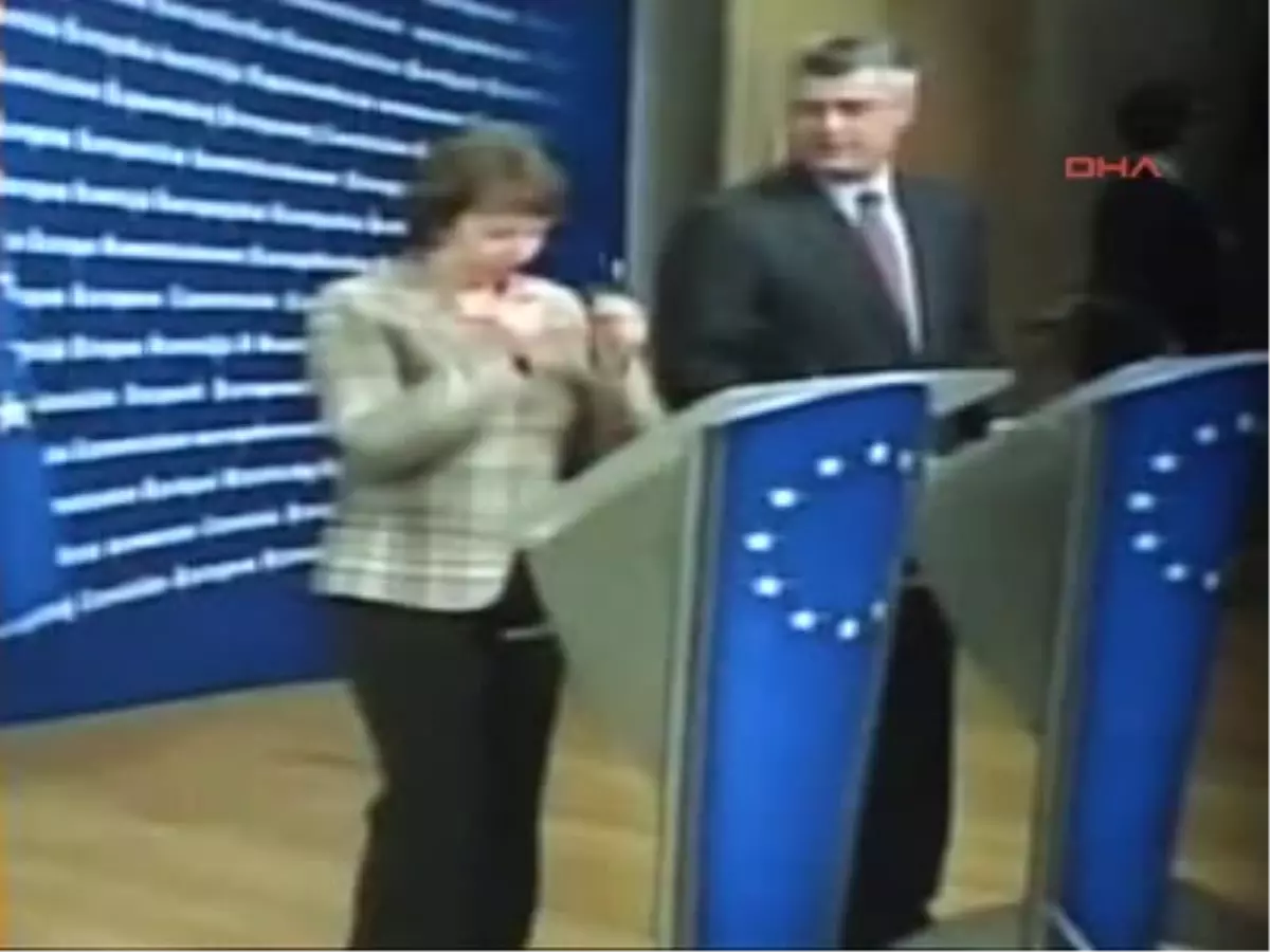 Kosova Başbakanı Taçi Brüksel\'de Aston ve Füle ile Görüştü