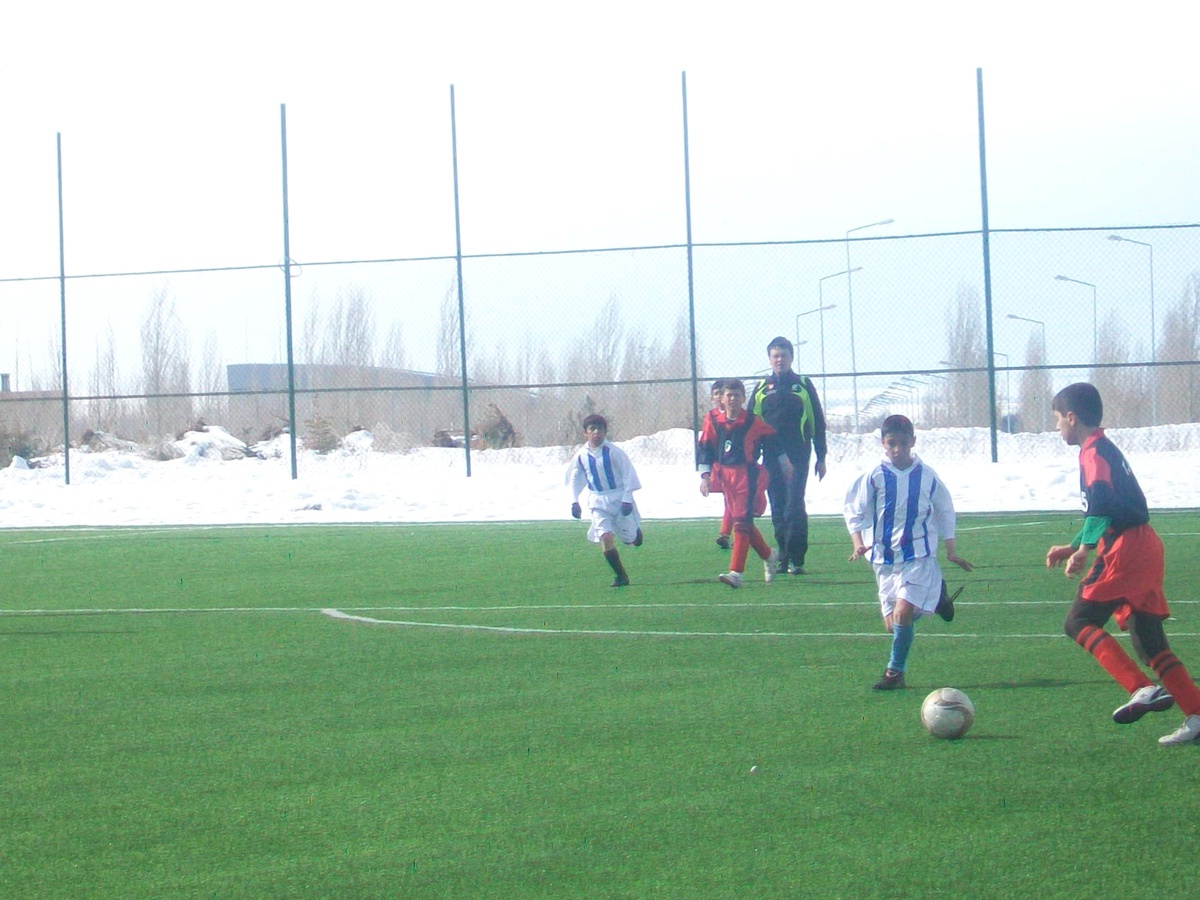 Minikler İl Biricinliği Futbol Maçları Sürüyor
