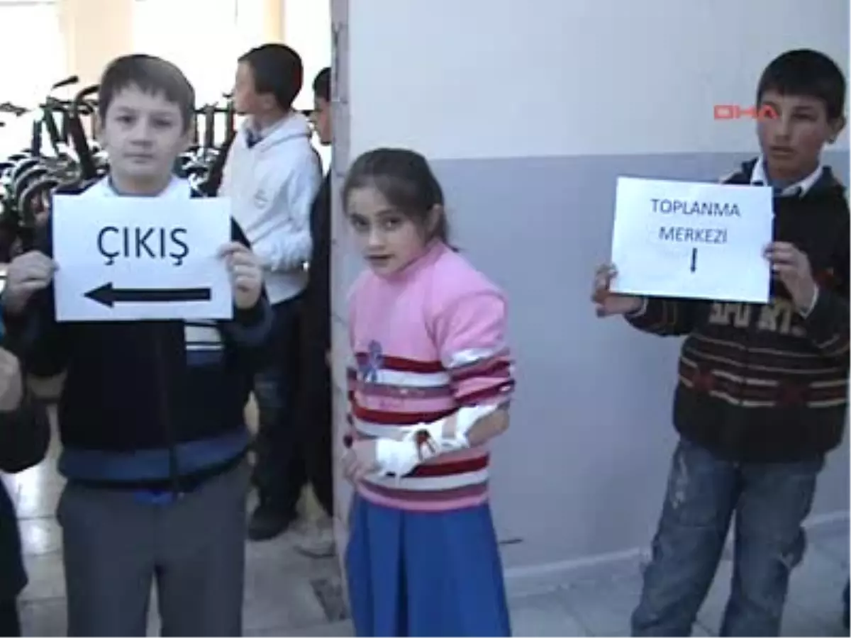 Öğrencilerin Tatbikatı Gerçeği Aratmadı