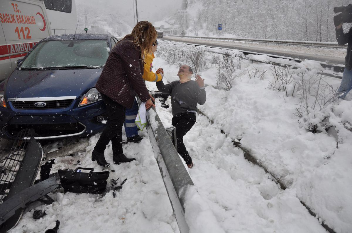 Ordu\'da Kar Kazalara Yol Açtı: 1 Ölü, 4 Yaralı