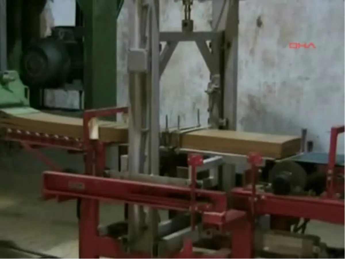 Türk İşadamı Kosova\'da 12 Milyon Euro\'ya Mal Olan Kiremit Fabrikası Açıyor