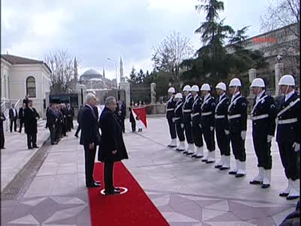 Vali Mutlu: Patlamada 15 Polis ve Bir Vatandaşımız Yaralandı
