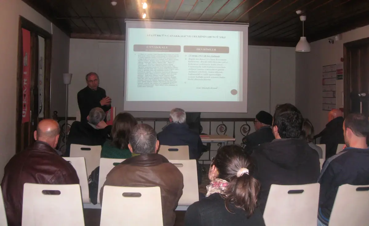 Yrd. Doç Dr. Mithat Atabay'dan 'Atatürk Devrimleri ve Çanakkale' Konulu Sunum