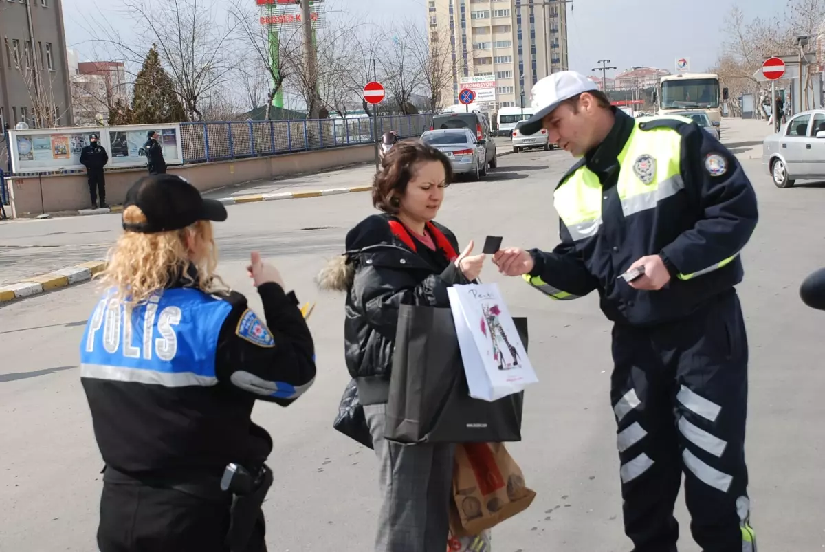 Çorlu Polisi Evlere Magnetle Giriyor