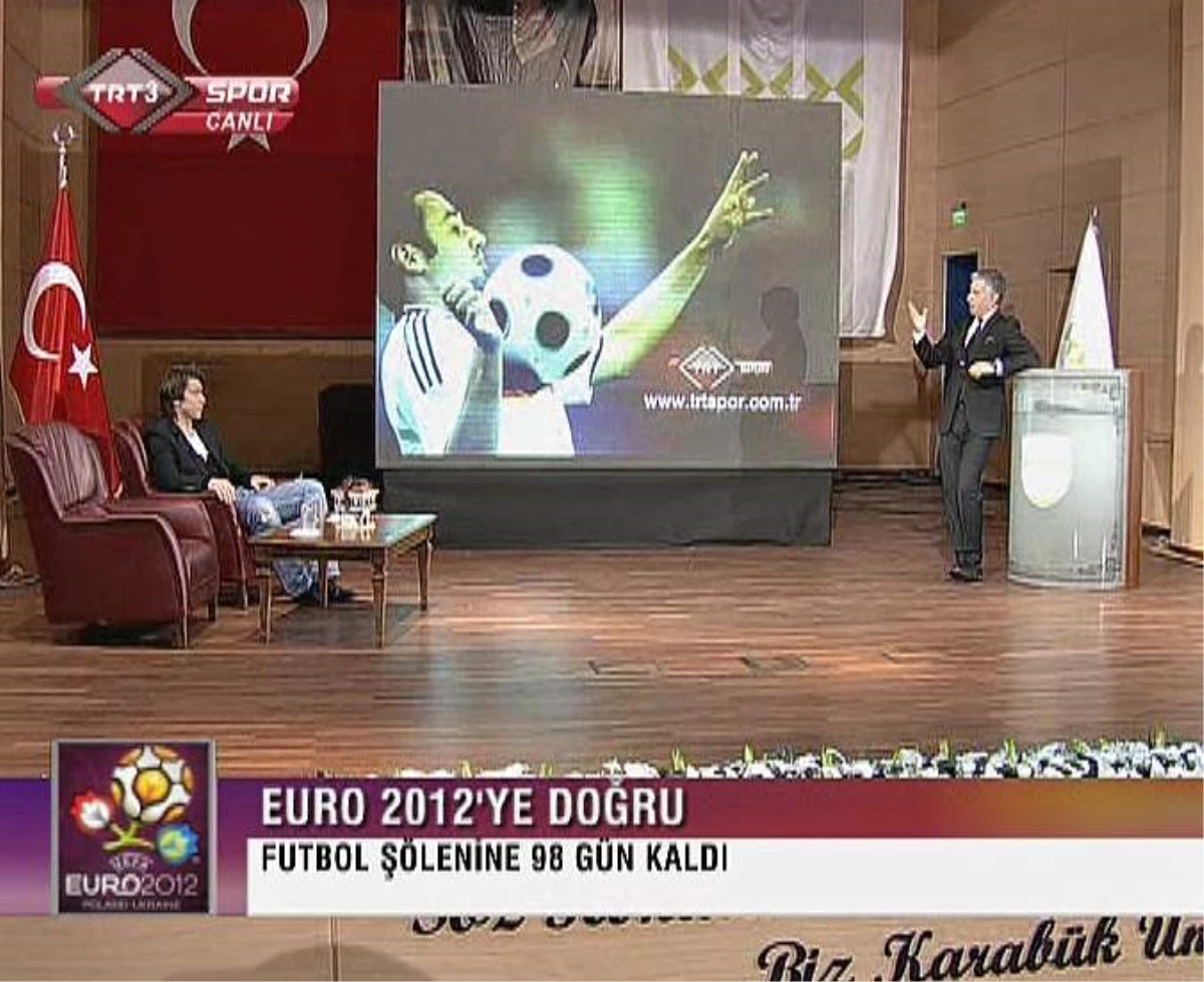 Euro 2012\'ye Doğru Programı İzleyicileriyle Karabük Üniversitesi\'nde Buluştu