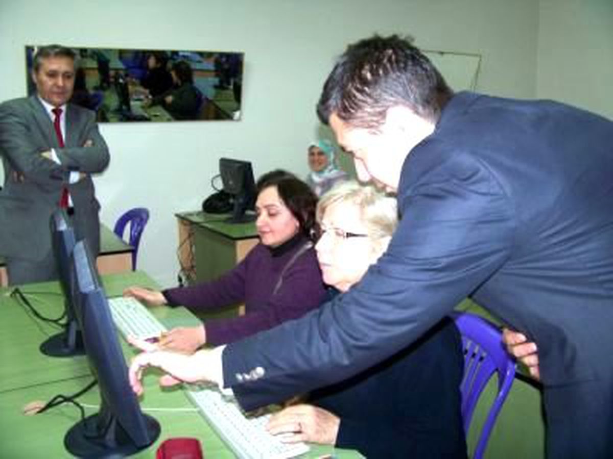 Halk Eğitim\'de Mezuniyet Sevinci