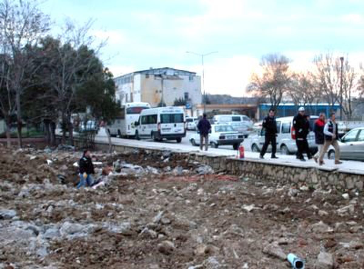 Hurdacılar Metal Doğalgaz Vanasını Çalarken Havaya Uçuyordu
