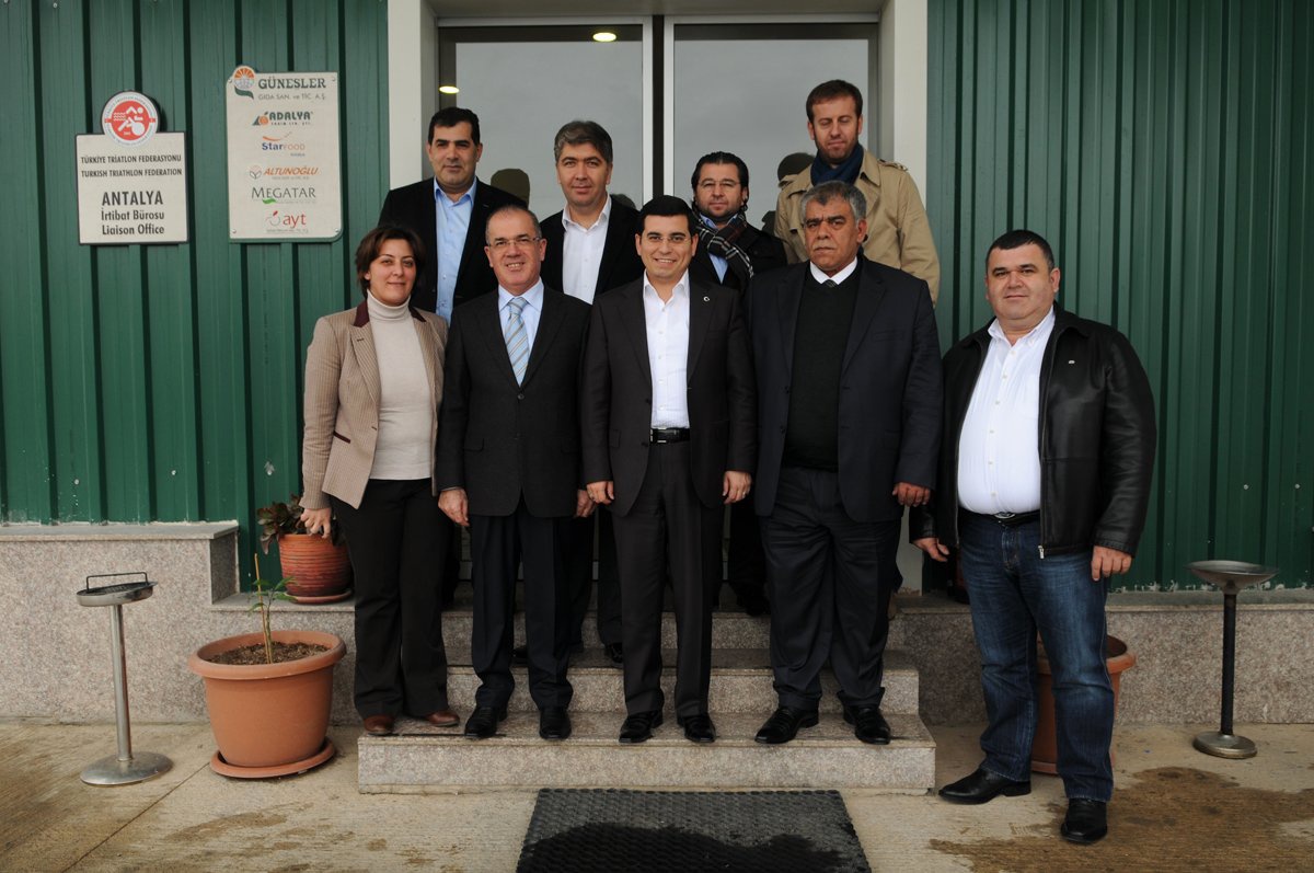 İş Adamlarına Üç Büyük Projeyi Anlattı