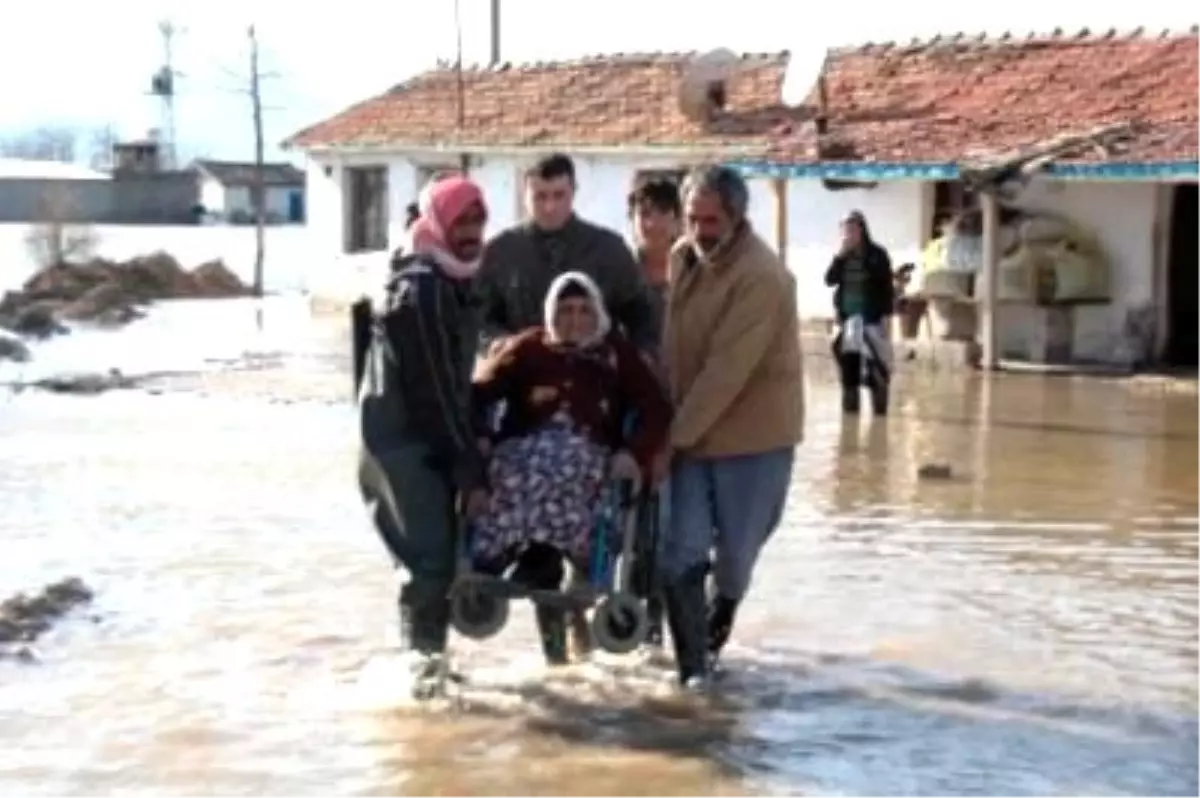 Köyler Yine Sulara Gömüldü