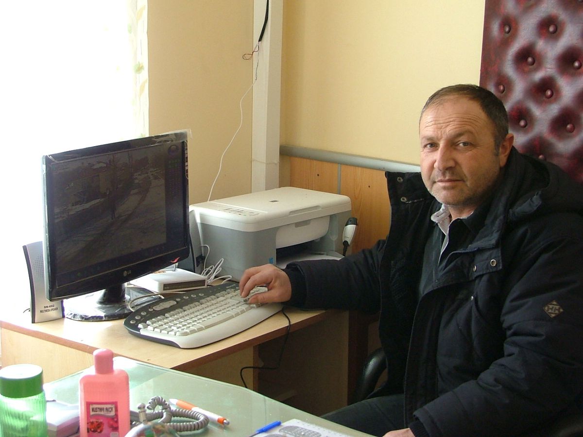 Köylerini İnternetten İzliyorlar