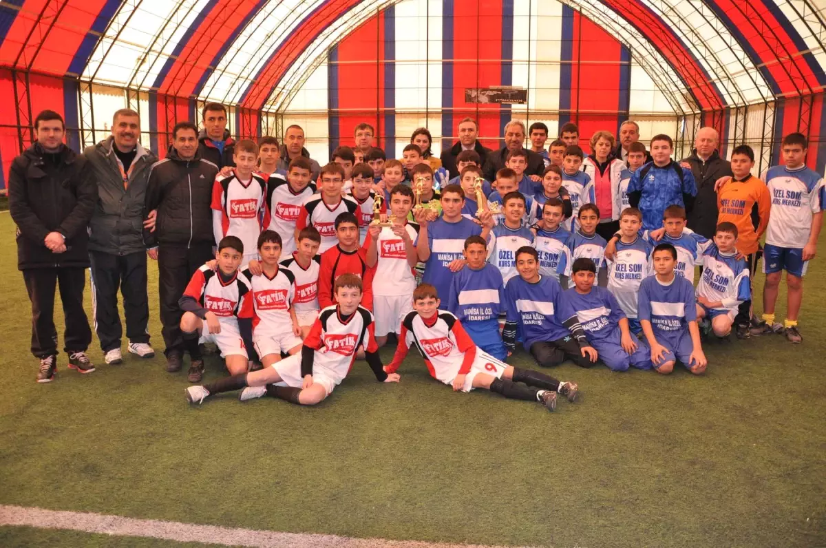 Soma\'da Okullararası Futbol Turnuvası Yapıldı